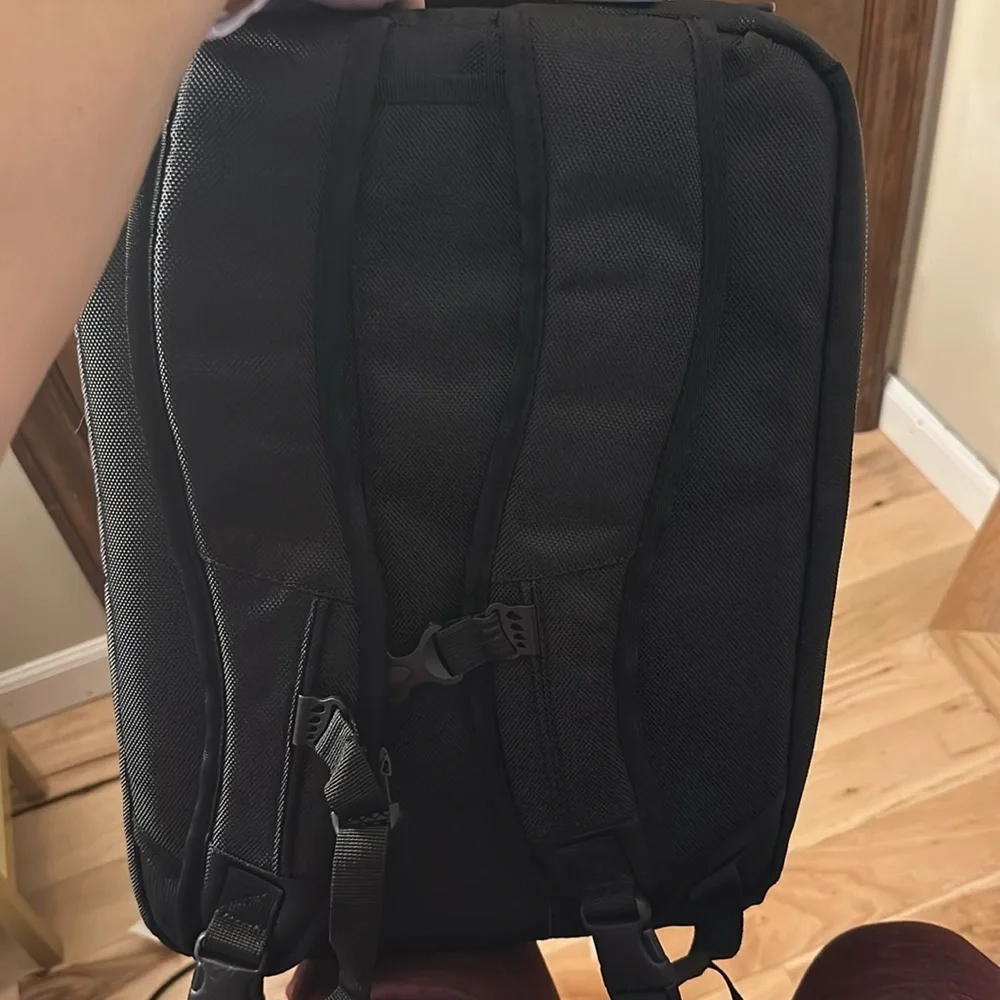 Kenneth Cole Reaction Black backpack briefcase